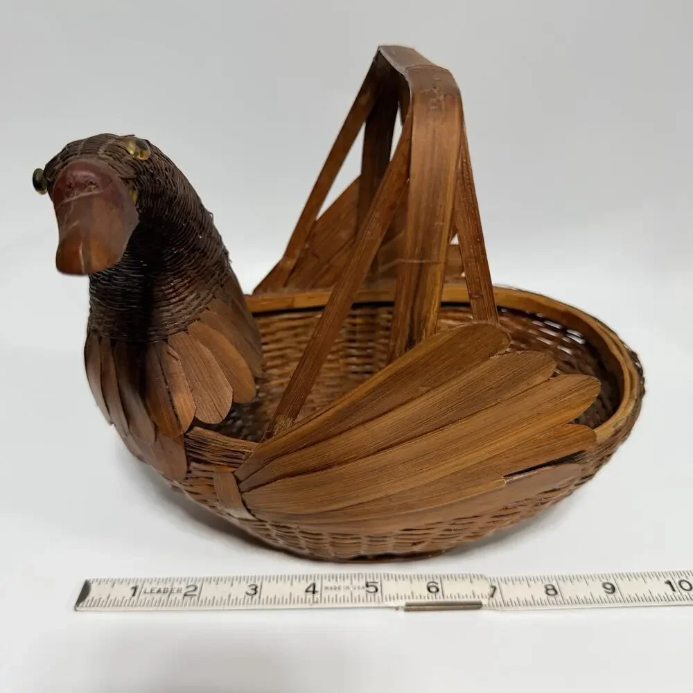 Vintage Duck Goose Basket Brown Wicker Rattan Wood Handle 10